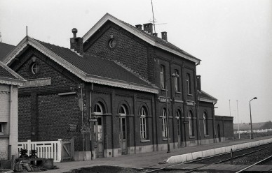 Lauwe - SNCB Z03465B (2).jpg